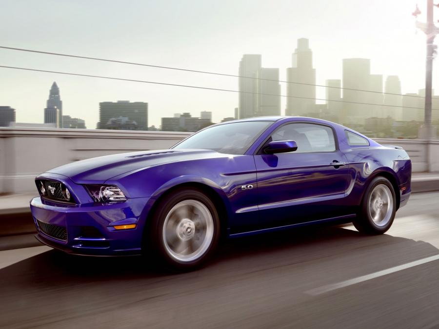  Ford Mustang 5.0 GT 2012 года  (фото 3 из 13)